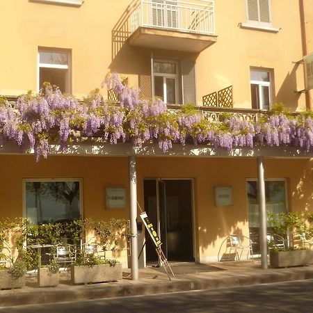 Hotel Belvedere Lovere Exterior photo